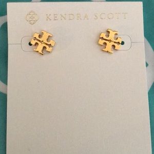 Tory Burch logo stud earring!